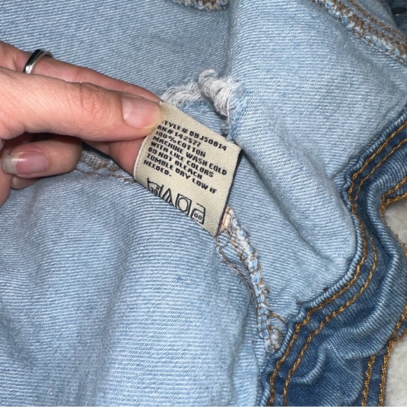 Denim Blvd Los Angeles Distressed “H” Graphic Jean Jacket Size Small - Picture 6 of 9